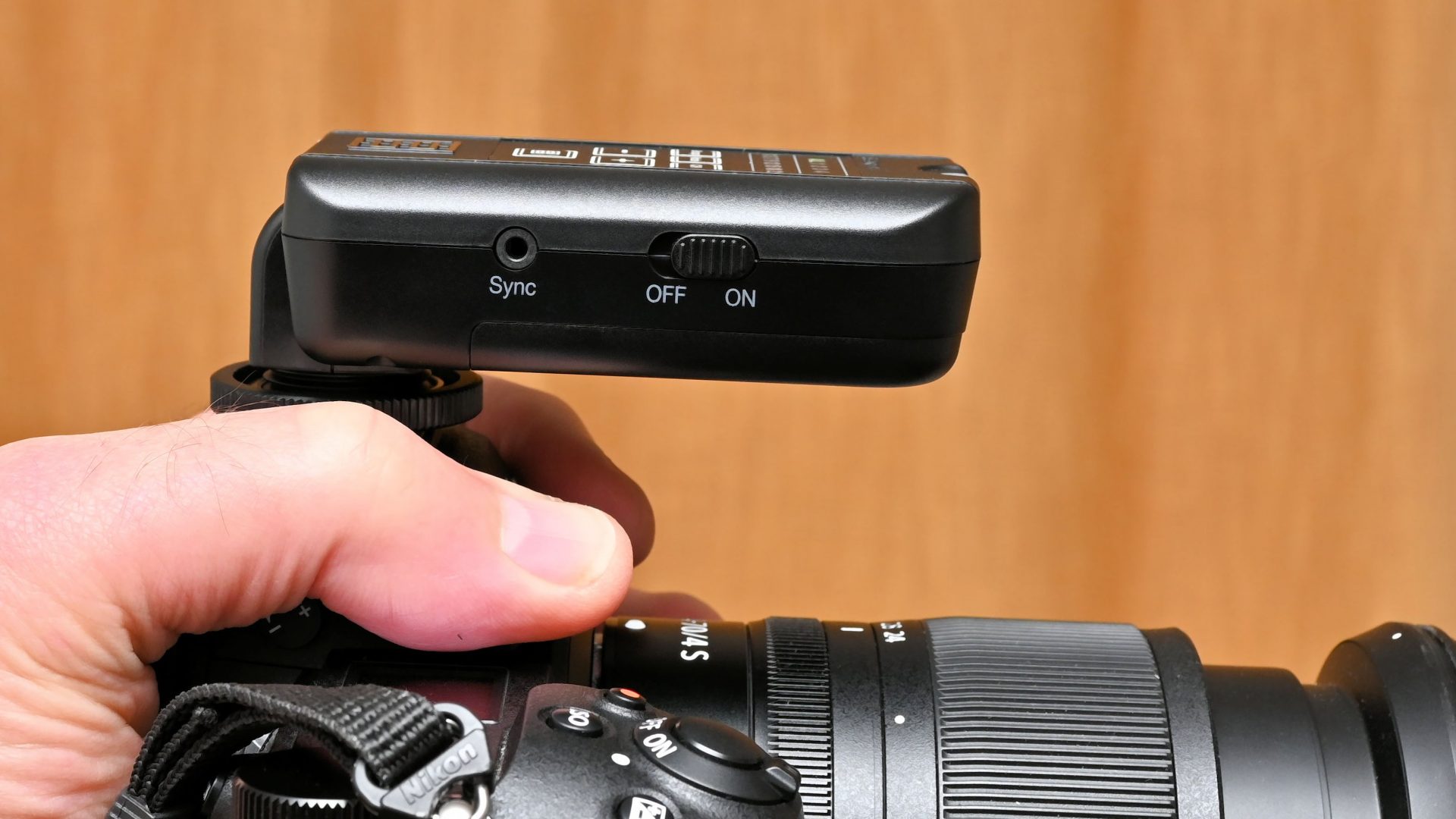 Обзор Elinchrom EL-Skyport Universal Plus — триггер для вспышек картинка Elinchrom EL-Skyport Universal Plus — универсальный триггер