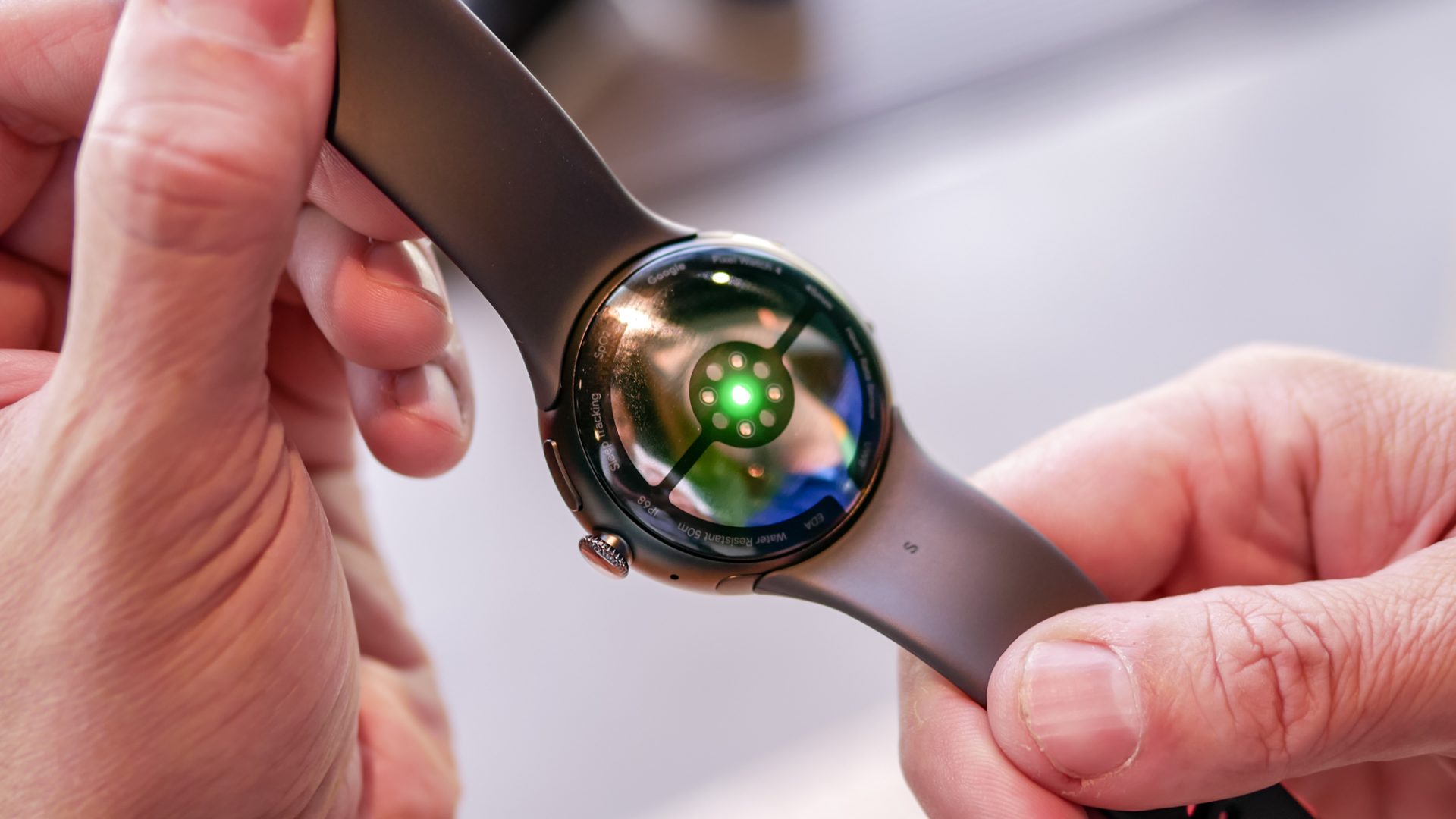 Фитнес-трекер Fitbit готовит новую модель и альтернативы