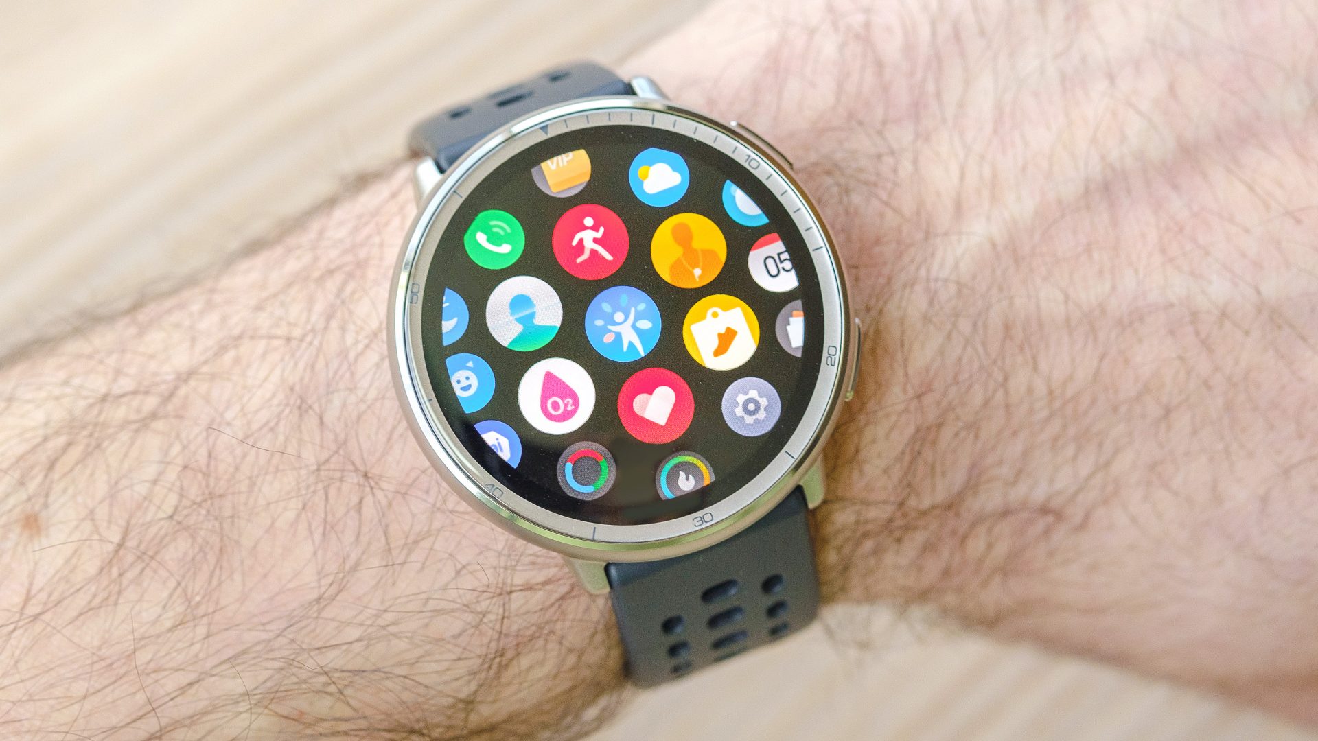 Фитнес-трекер Fitbit готовит новую модель и альтернативы