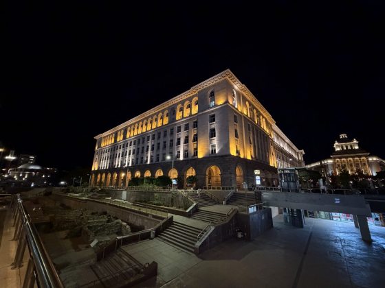 Примеры селфи: iPhone 17 Pro • iPhone 17 Pro Max