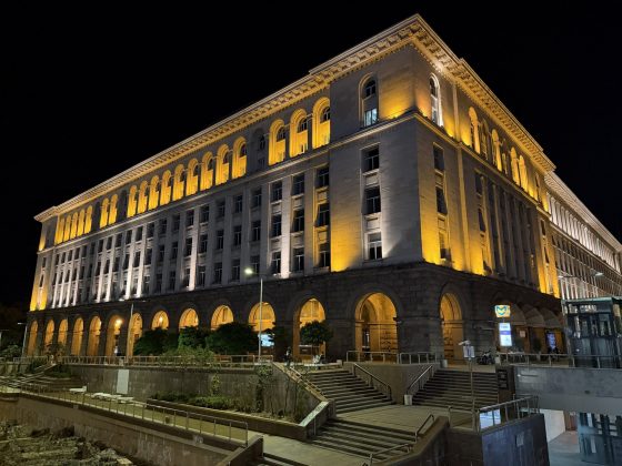 Примеры селфи: iPhone 17 Pro • iPhone 17 Pro Max