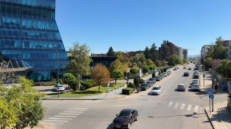 Примеры селфи: iPhone 17 Pro • iPhone 17 Pro Max