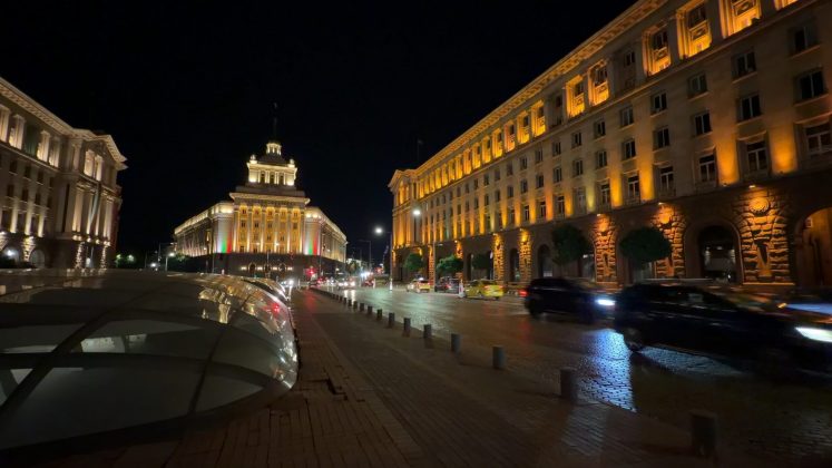 Примеры селфи: iPhone 17 Pro • iPhone 17 Pro Max