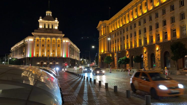 Примеры селфи: iPhone 17 Pro • iPhone 17 Pro Max