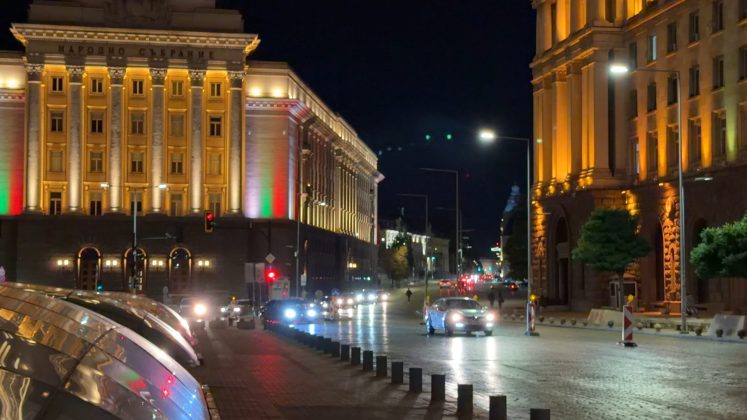 Примеры селфи: iPhone 17 Pro • iPhone 17 Pro Max