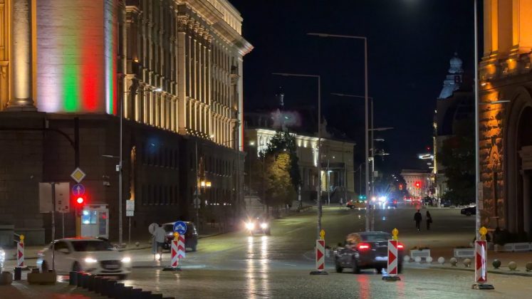 Примеры селфи: iPhone 17 Pro • iPhone 17 Pro Max