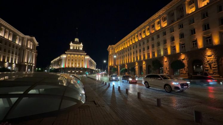 Примеры селфи: iPhone 17 Pro • iPhone 17 Pro Max