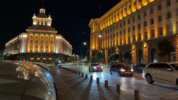 Примеры селфи: iPhone 17 Pro • iPhone 17 Pro Max