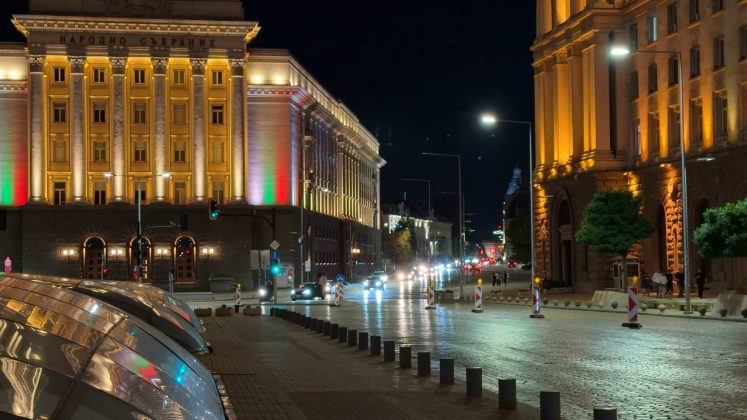 Примеры селфи: iPhone 17 Pro • iPhone 17 Pro Max