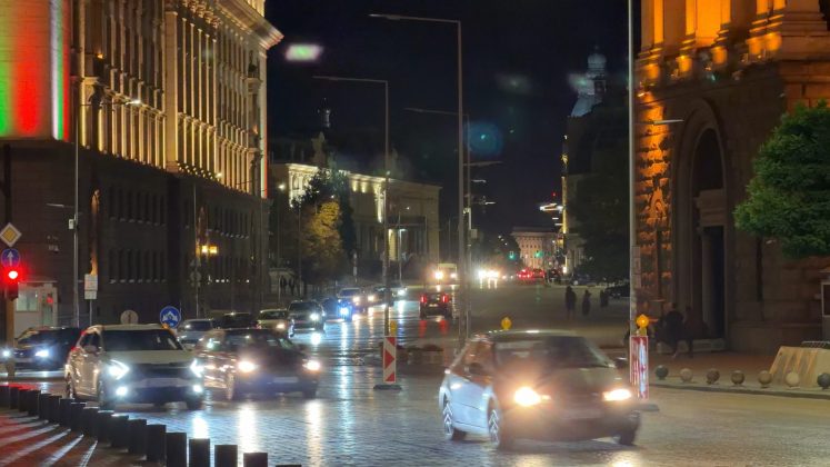 Примеры селфи: iPhone 17 Pro • iPhone 17 Pro Max