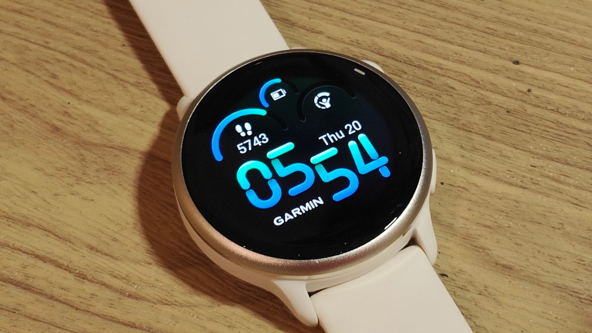 Garmin Vivoactive 6 – компактные фитнес-часы