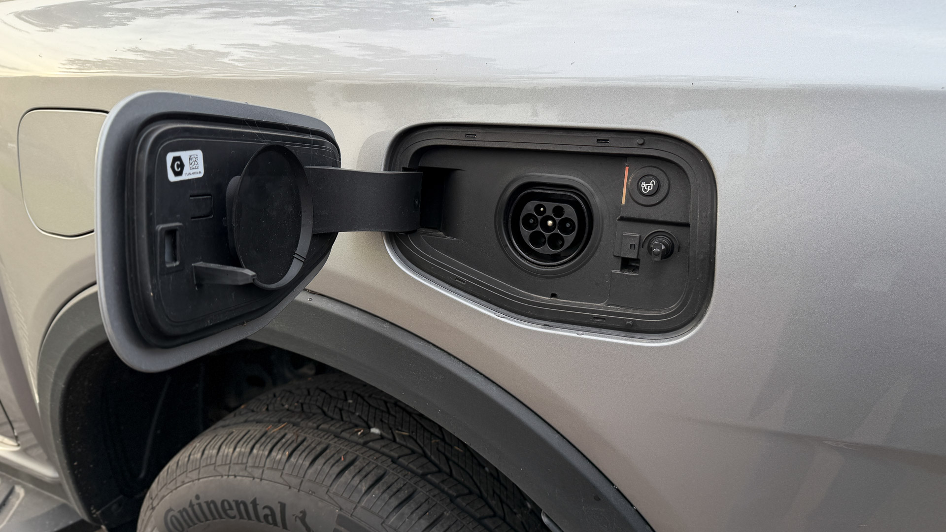 Часы Gucci G-Frame: стильная альтернатива Cartier Tank