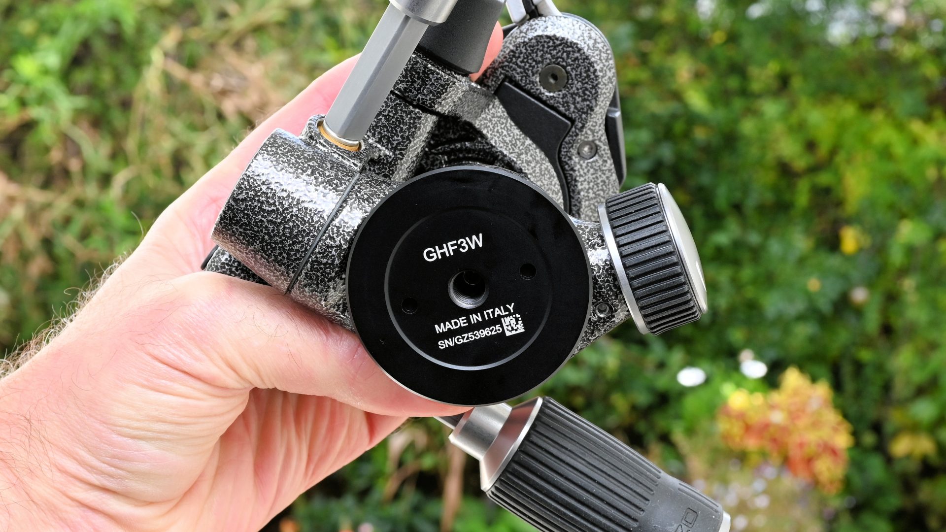 Обзор жидкостной головки Gitzo GHF3W: плавное движение и поддержка картинка Gitzo GHF3W — трёхпозиционная жидкостная головка