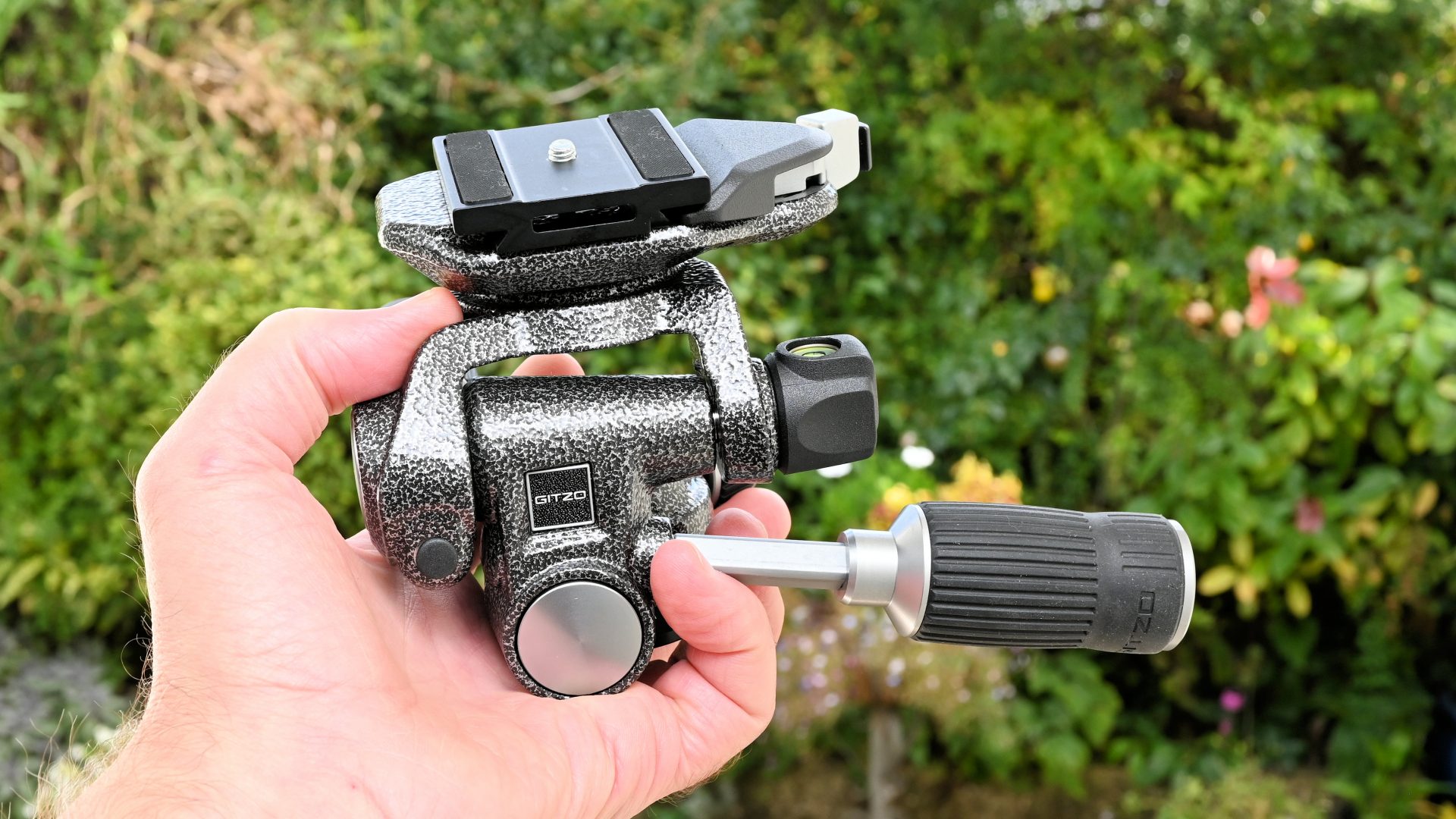 Обзор жидкостной головки Gitzo GHF3W: плавное движение и поддержка картинка Gitzo GHF3W — трёхпозиционная жидкостная головка