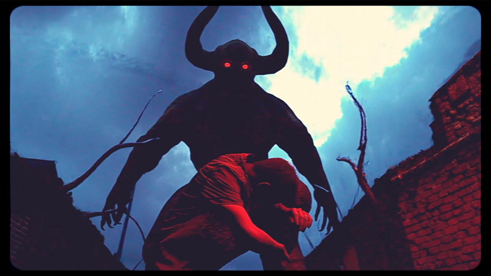 Голливуд больше не нужен? Безумец снял зомби-блокбастер на заднем дворе с помощью iPhone и нейросетей