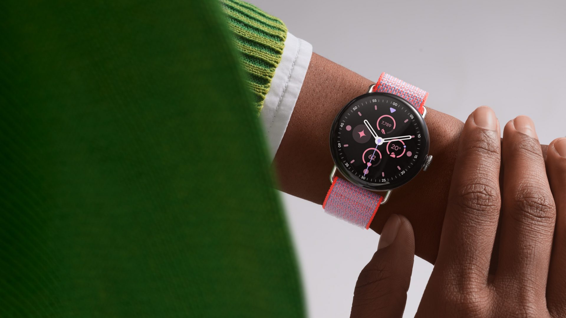 Google два года убивала Fitbit, а теперь готовит сюрприз: новые браслеты выйдут в 2026 году