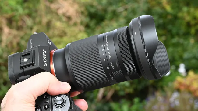 Обзор Sigma 20-200mm f/3.5-6.3 DG — удобный суперзум картинка Sigma 20-200mm f/3.5-6.3 DG