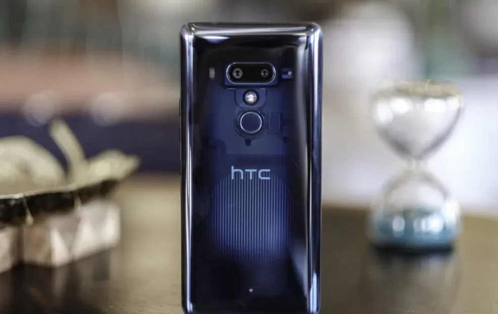 «Гениальная копия»: утечка по iPhone 18 Pro намекает, что Apple наконец-то заметила Nothing картинка «Гениальная копия»: Утечка по iPhone 18 Pro намекает, что Apple наконец-то заметила Nothing