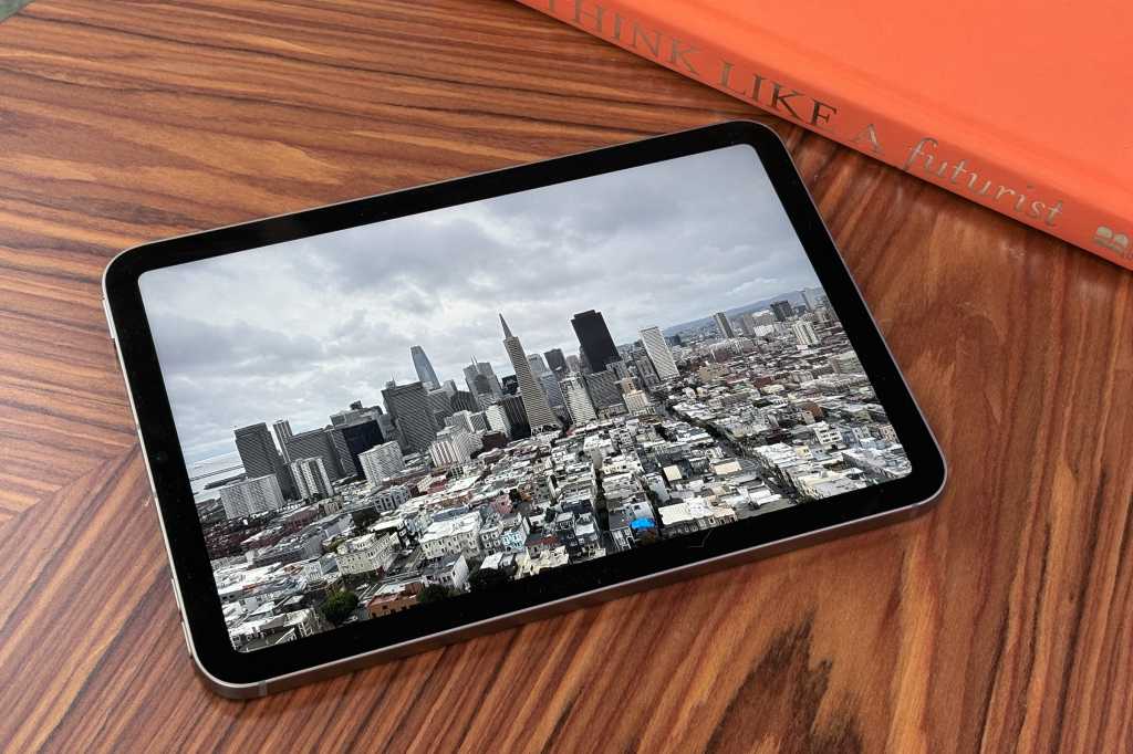 iPad mini первым получает OLED: Apple удивляет