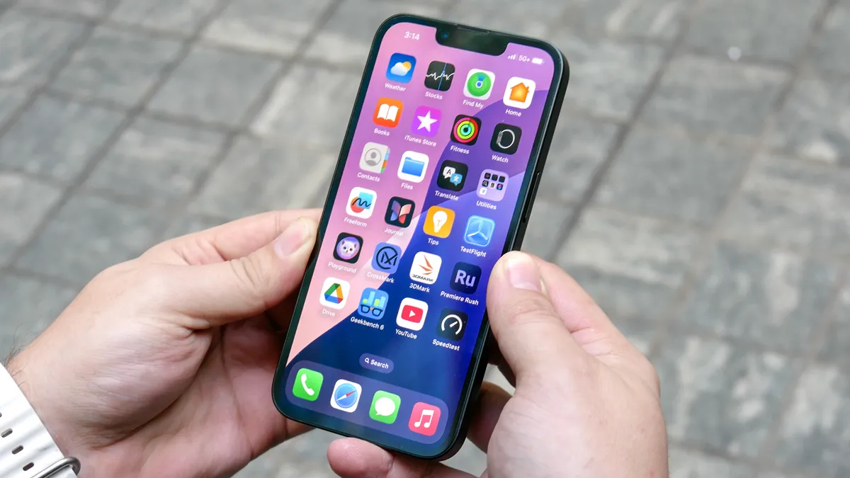 Раскрыты все карты: что известно о загадочном iPhone 17e картинка iPhone 17e