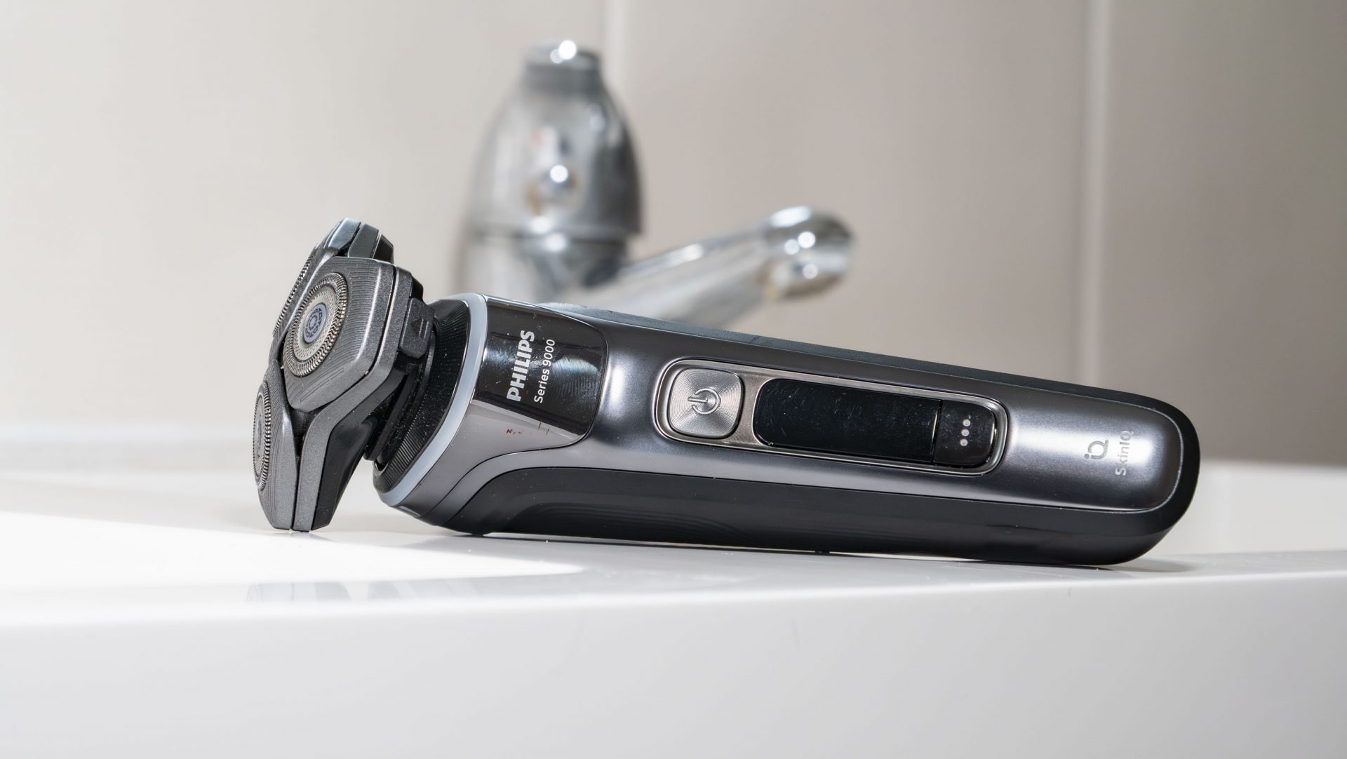 Электробритва Philips i9000 для комфортного бритья