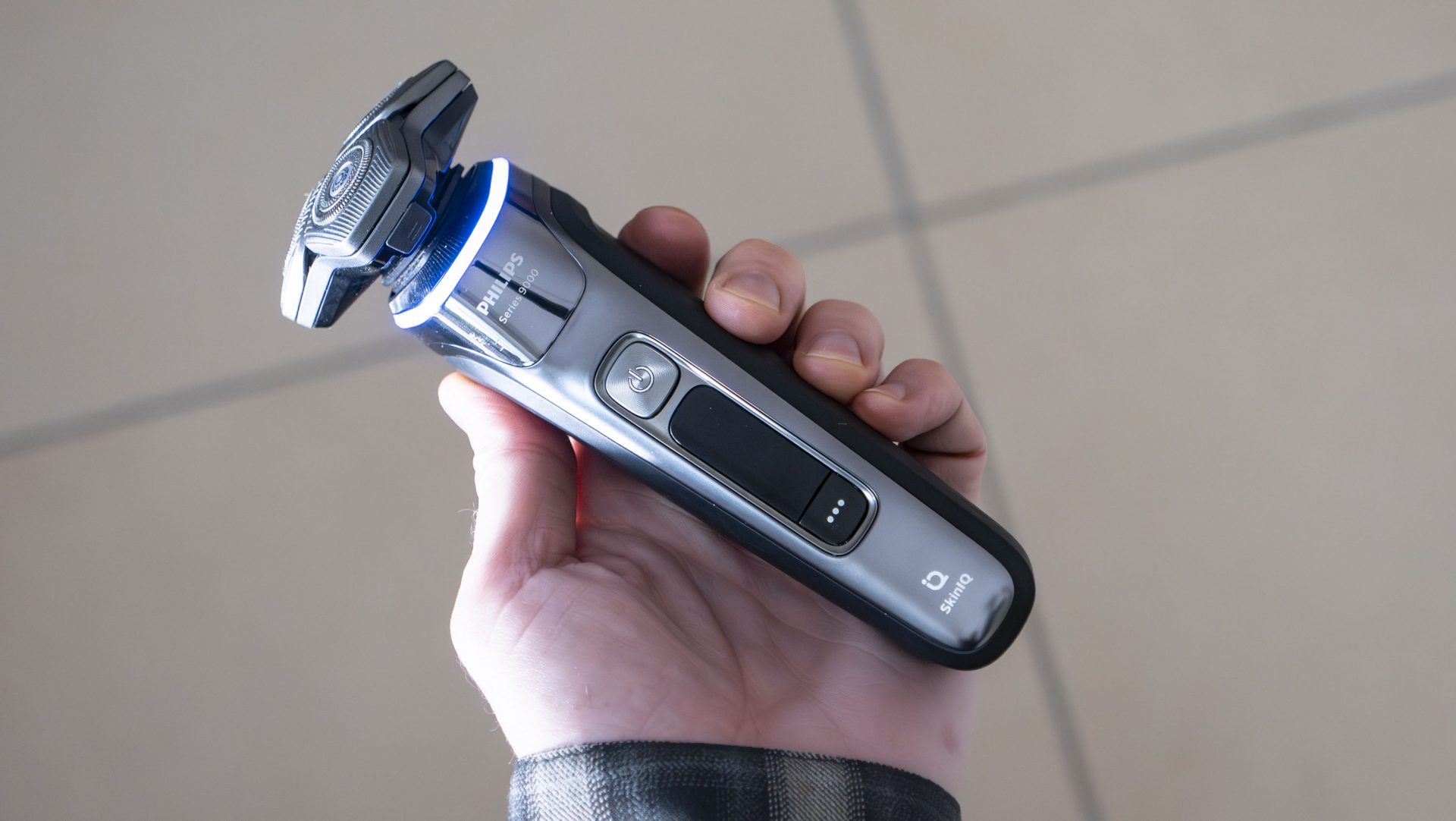 Электробритва Philips i9000 для комфортного бритья