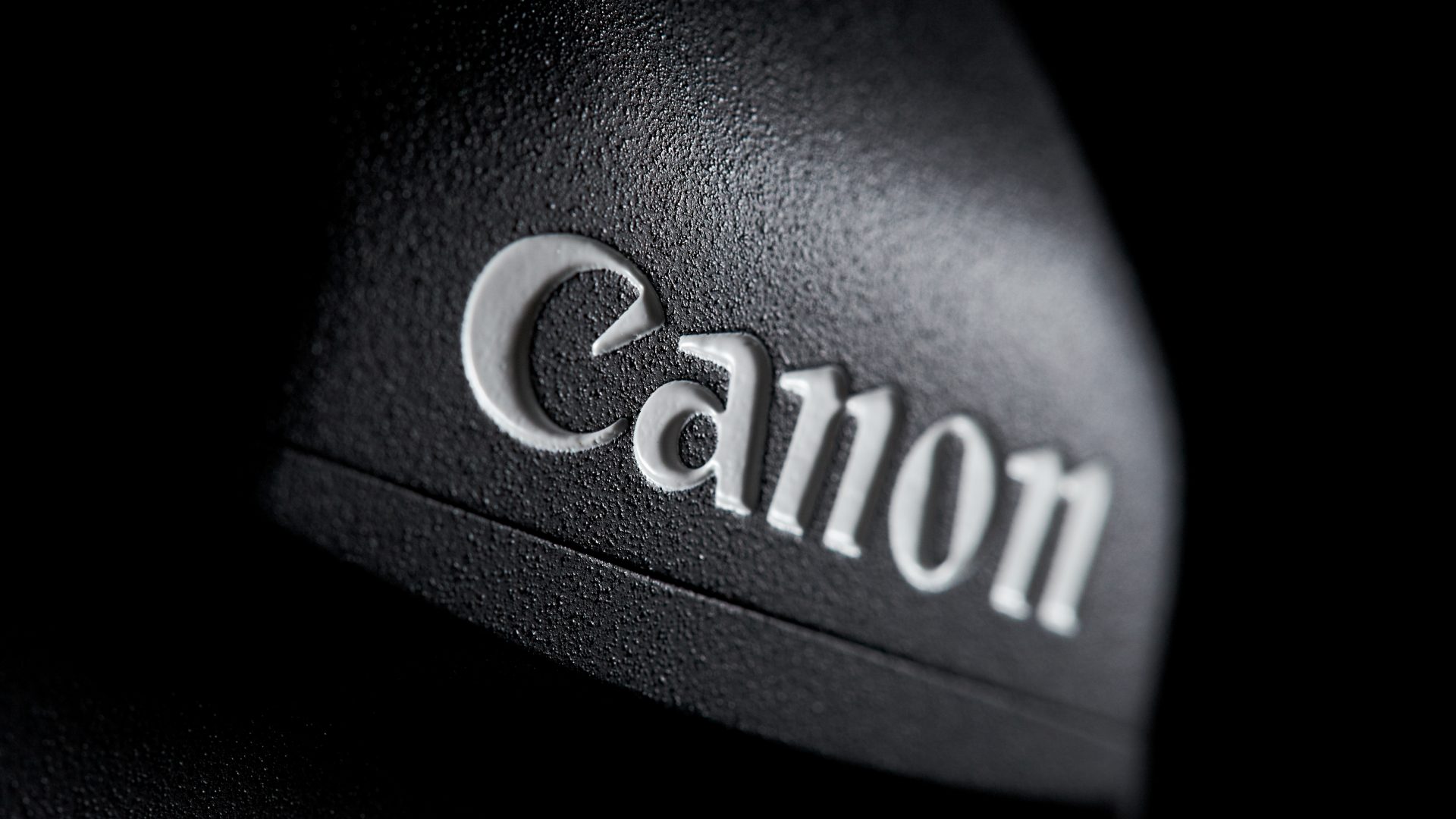 Камера Canon R7 Mark II и слухи о линейке 2025 года