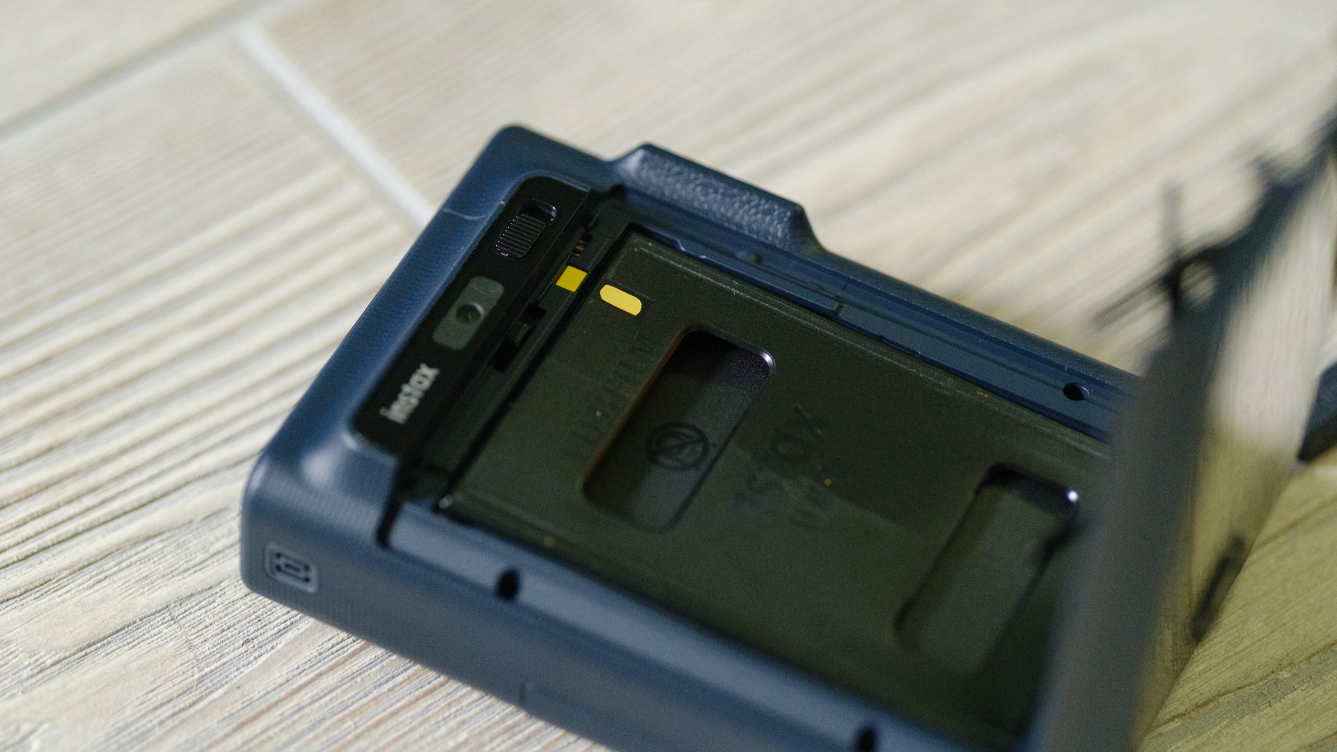 Камера Instax Mini LiPlay+ выводит печать на новый уровень