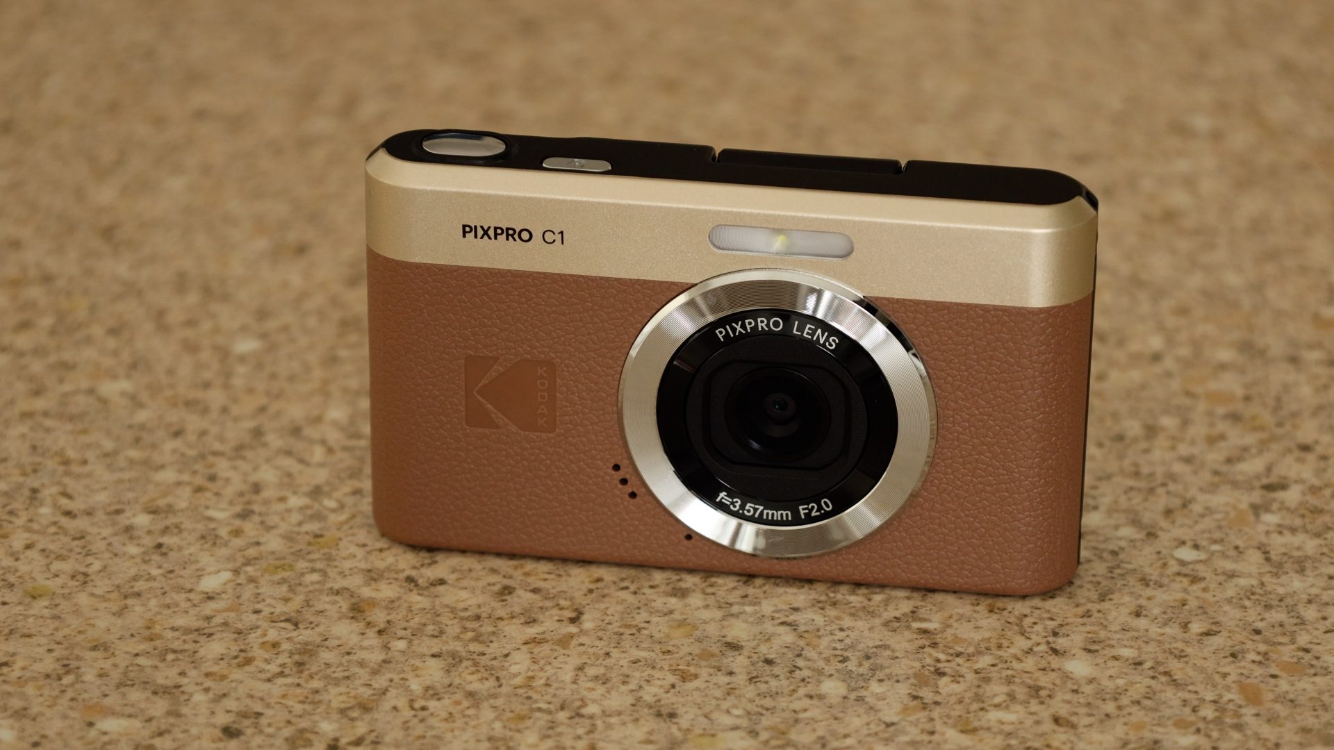 Камера Kodak PixPro C1: стильная, но медленная и шумная