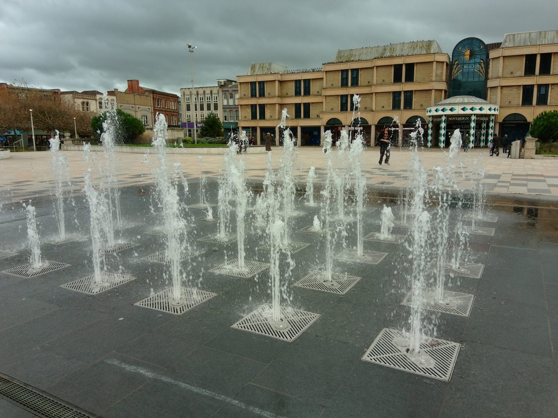 Камера Kodak PixPro C1: стильная, но медленная и шумная