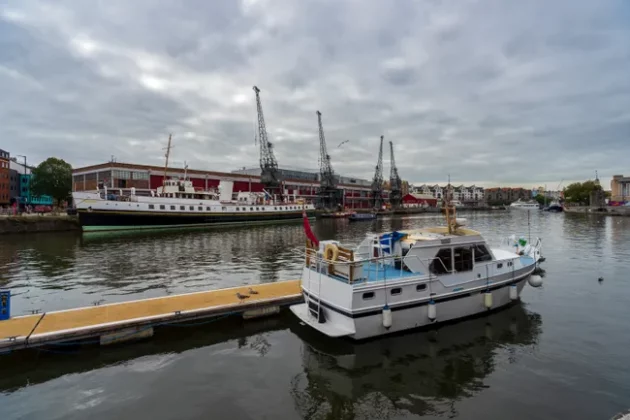 Sigma 20-200mm f/3.5-6.3 DG