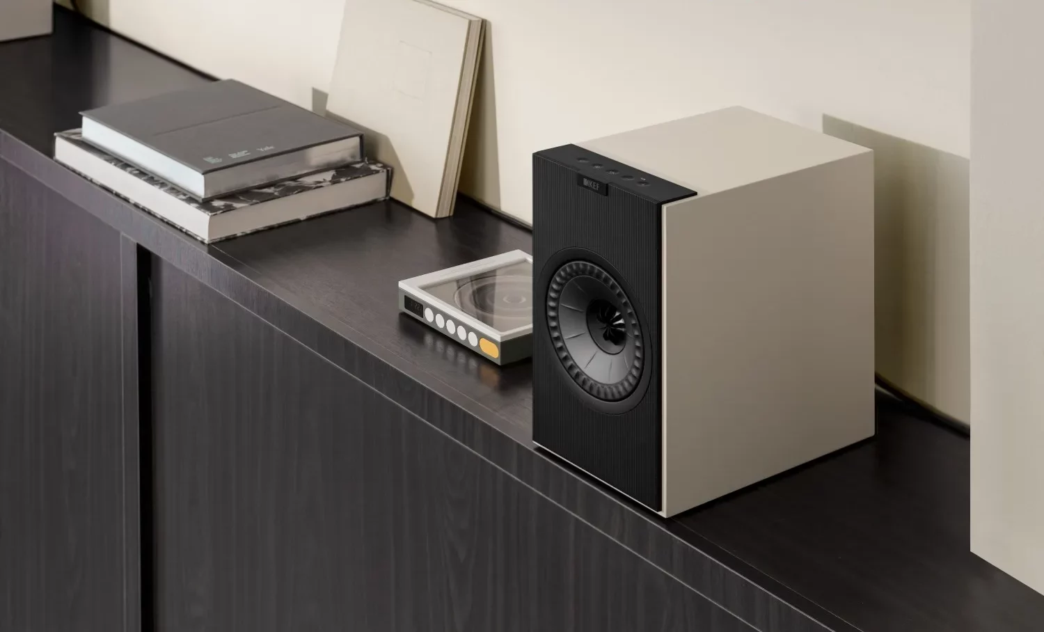 KEF Coda W — акустика для тех, кто ненавидит Wi-Fi. За очень большие деньги.