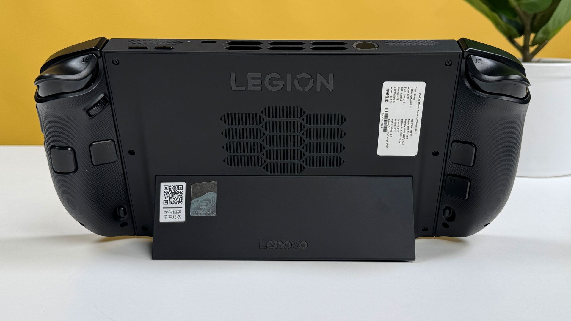 Обзор Lenovo Legion Go 2: производительный мини-ПК картинка Консоль Lenovo Legion Go 2 с OLED для геймеров