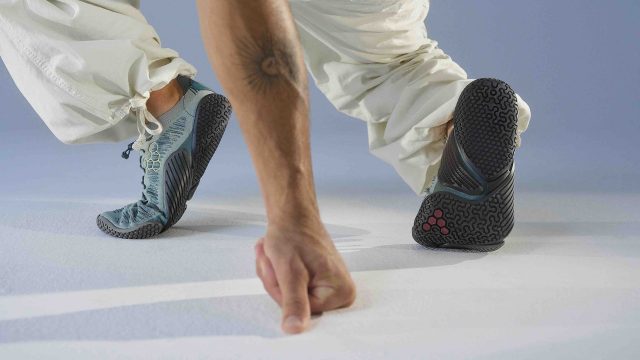 Кроссовки Motus Flex от Vivobarefoot для тренировок