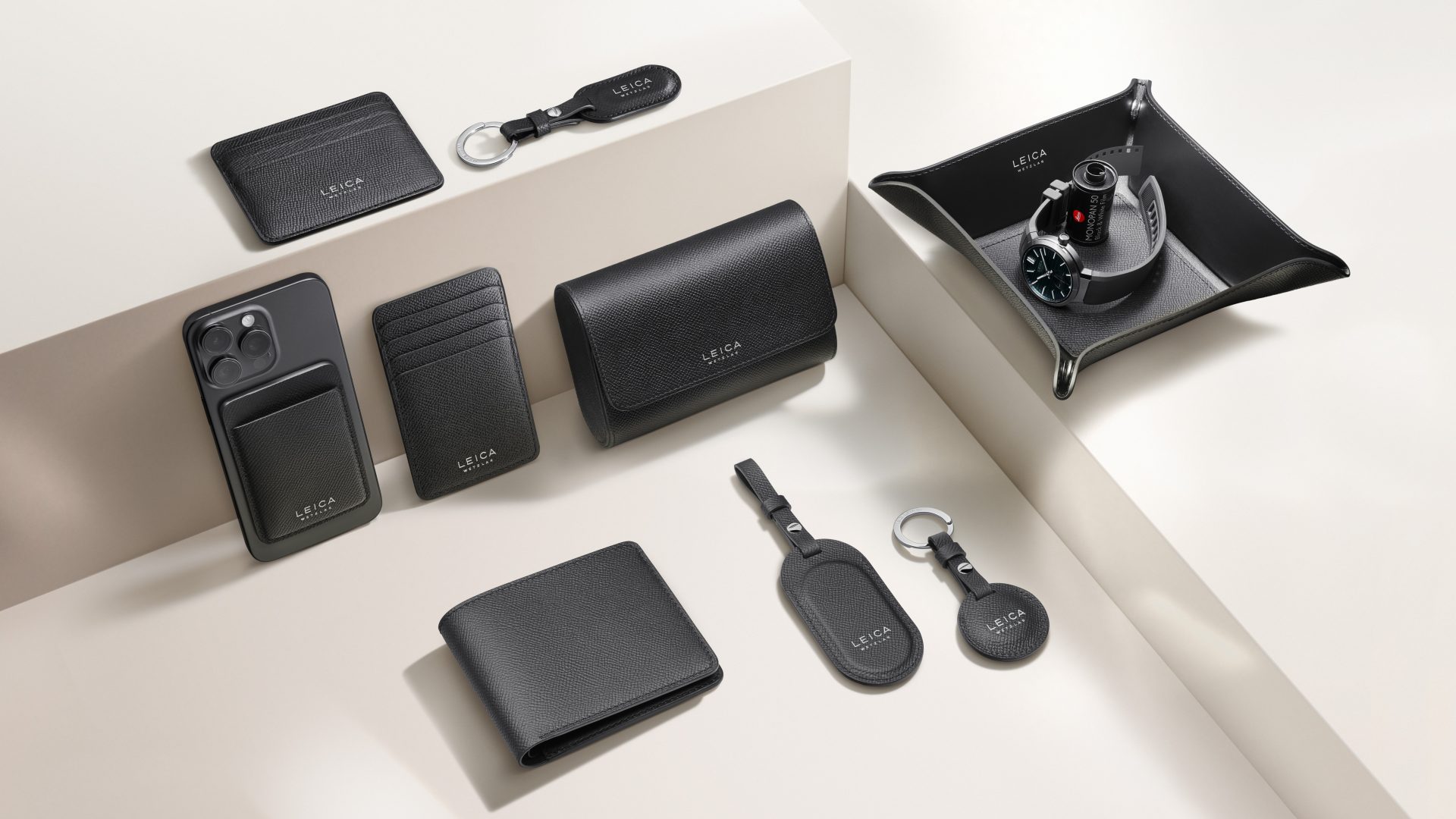 Leica совсем сдурела: за кожаные безделушки просят как за новый смартфон