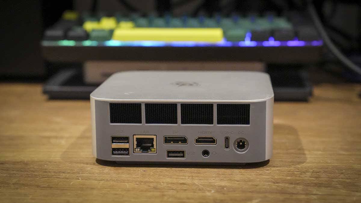 Обзор мини-ПК Beelink SER9 Pro — ваш новый офисный напарник с ИИ картинка Мини-ПК Beelink SER9 Pro — компактная рабочая станция