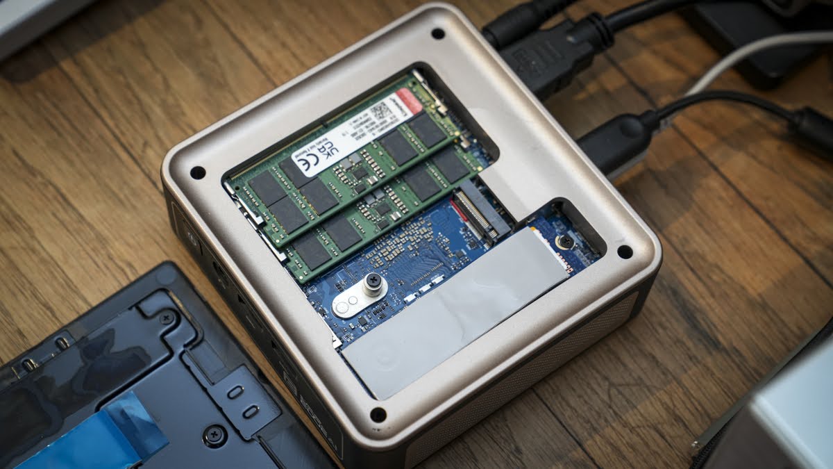 Обзор Sapphire Edge AI 370 — один из самых маленьких и впечатляющих мини-ПК картинка Мини-ПК Sapphire Edge AI 370: мощь на ладони