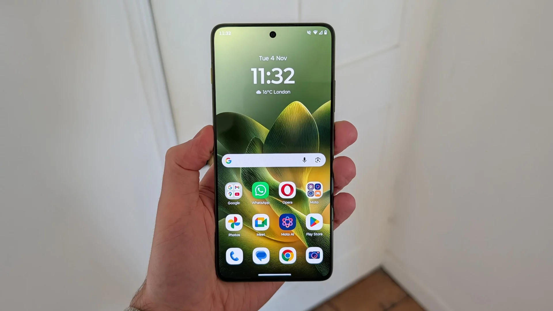 Motorola Edge 70 — это обман красивый корпус, слабая начинка и неадекватная цена