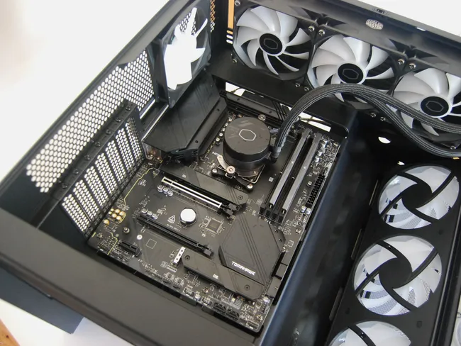 NZXT H9 Flow RGB+ (2025)