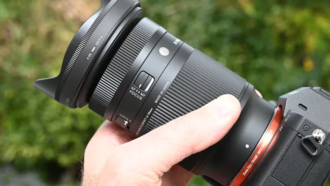 Обзор Sigma 20-200mm f/3.5-6.3 DG — удобный суперзум картинка Sigma 20-200mm f/3.5-6.3 DG