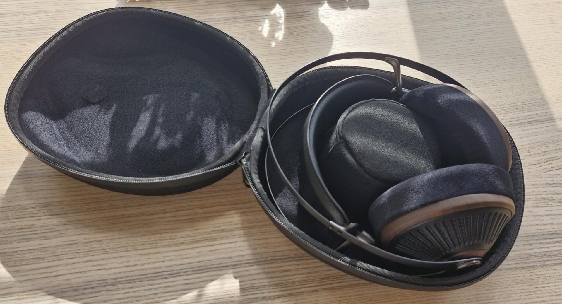 Наушники Meze Audio 105 Silva – класс с роскошью звука