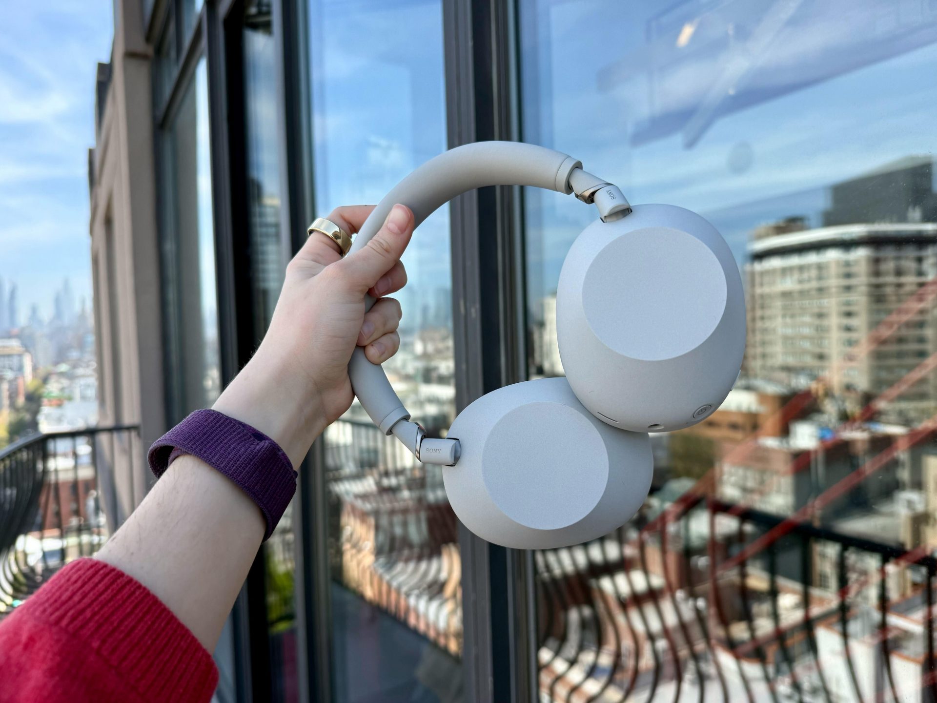 Наушники Sony WH-1000XM6 дают насыщенный звук