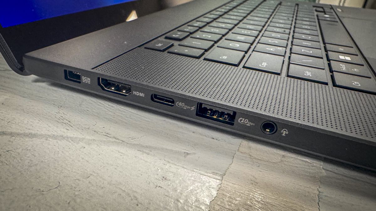 Обзор ноутбука Asus ProArt P16 H7606WX: вы не вернетесь к MacBook Pro картинка Ноутбук Asus ProArt P16 H7606WX: рабочая станция и OLED