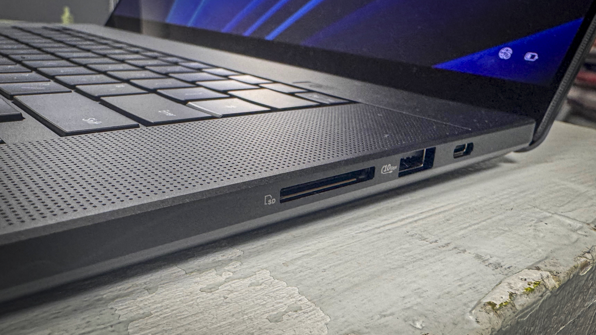 Обзор ноутбука Asus ProArt P16 H7606WX: вы не вернетесь к MacBook Pro картинка Ноутбук Asus ProArt P16 H7606WX: рабочая станция и OLED