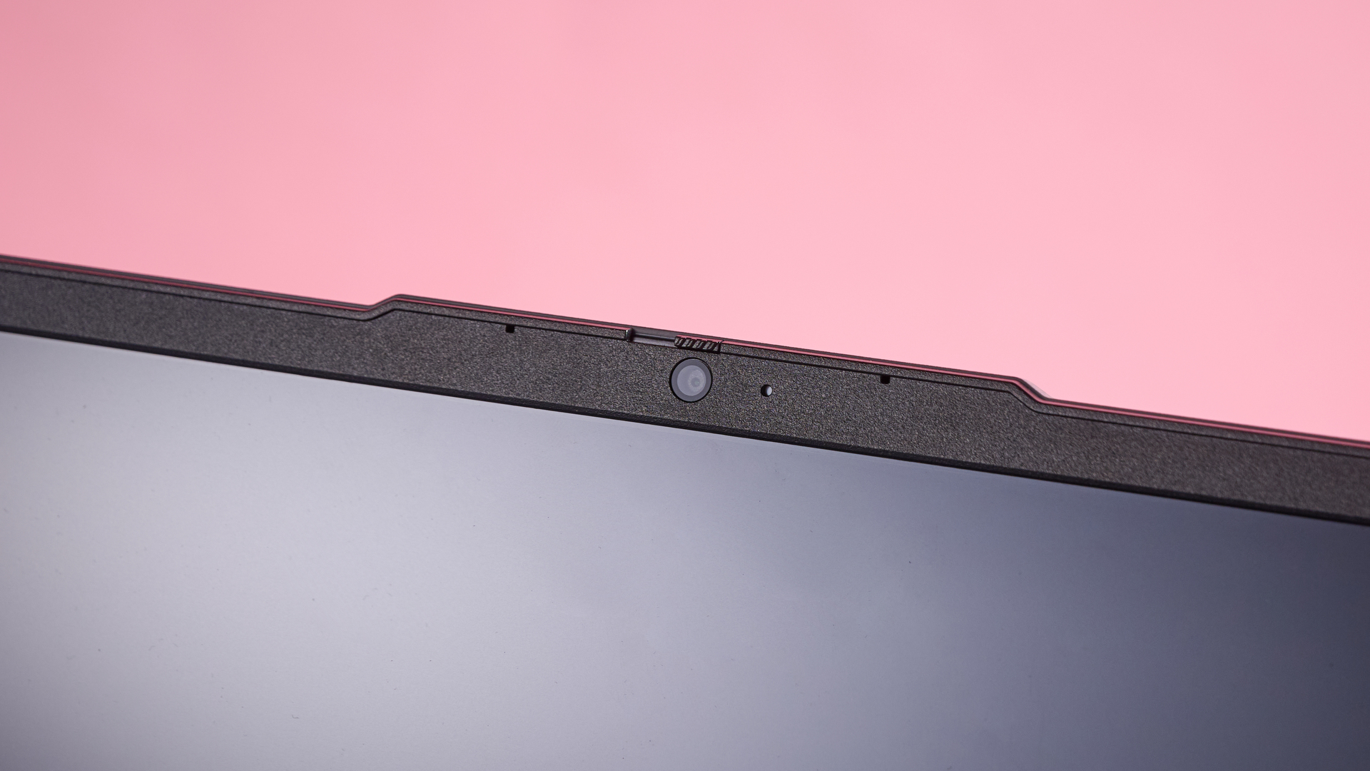 Ноутбук Lenovo LOQ Essential 15 Gen 9: скромный и мощный