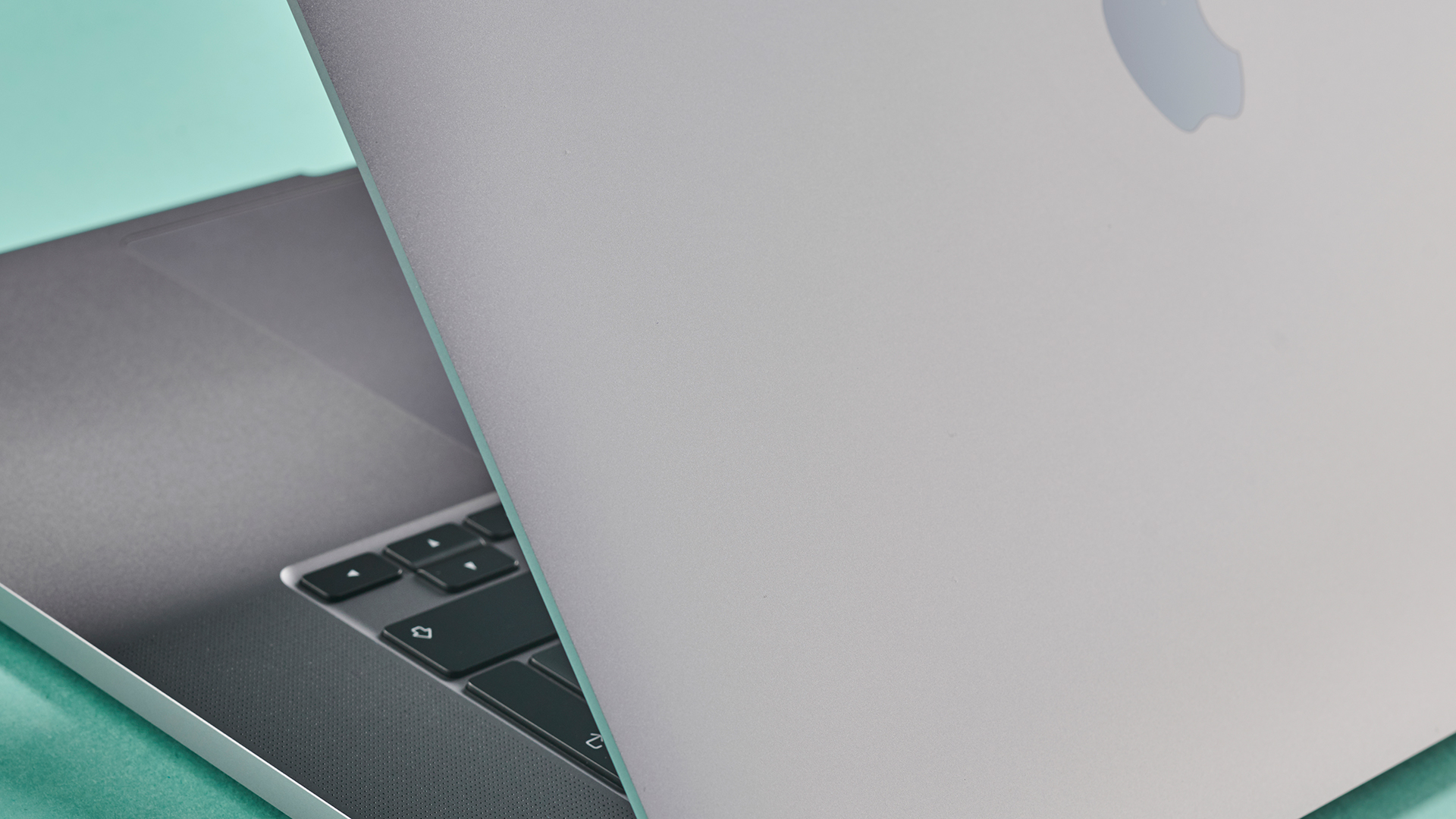 525137Новые MacBook Pro разделят на «хорошие» и «плохие». Вы зря ждали крутых обновлений