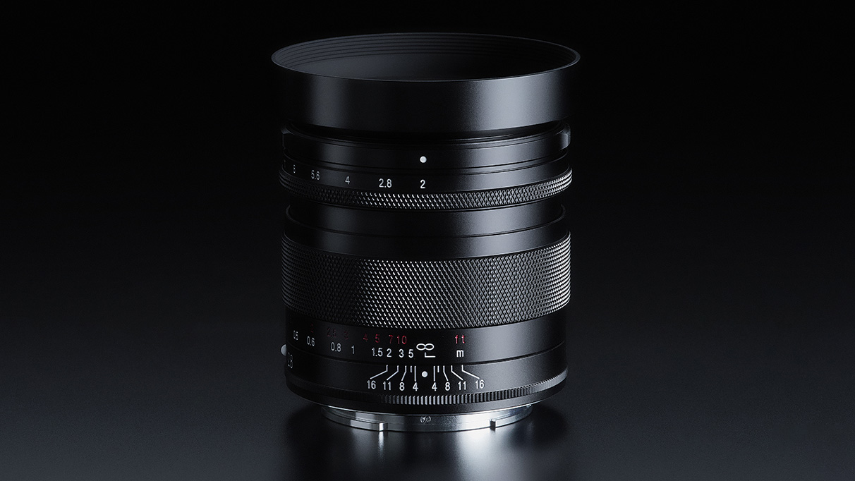 Новый Voigtländer 28mm F2 стоит как крыло самолета, но в нем нет самого главного