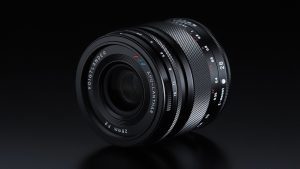 Новый Voigtländer 28mm F2 стоит как крыло самолета, но в нем нет самого главного