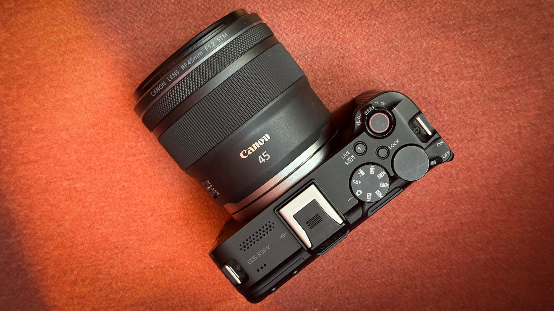 Объектив Canon RF 45mm f/1.2 STM — хит среди энтузиастов