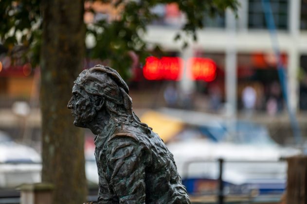 Объектив Laowa 200mm f/2 AF FF: светосильная «двухсотка»